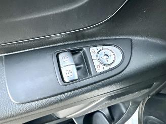 Mercedes Vito 111 CDI 114pk 6-bak Lang - nap - 1e eig - 3pers - navi - camera - airco - trekh - euro6 - licht + regens picture 34