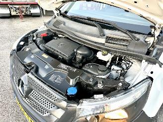 Mercedes Vito 111 CDI 114pk 6-bak Lang - nap - 1e eig - 3pers - navi - camera - airco - trekh - euro6 - licht + regens picture 11