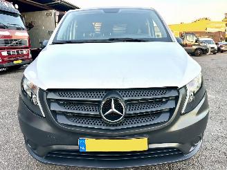 Mercedes Vito 111 CDI 114pk 6-bak Lang - nap - 1e eig - 3pers - navi - camera - airco - trekh - euro6 - licht + regens picture 3