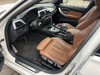 BMW 3-serie 330e High Exe M-Sport - 140dkm nap - head up - cognac leer - stoelverw - clima - alarm - 2x laadkabels picture 17
