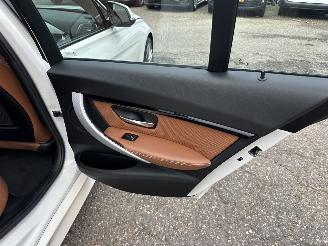BMW 3-serie 330e High Exe M-Sport - 140dkm nap - head up - cognac leer - stoelverw - clima - alarm - 2x laadkabels picture 41