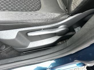 Renault Captur 1.2 TCe 120pk aut Intens - 56dkm nap - 1e eig - keyless - navi - camera - park assist - clima + cruise picture 35