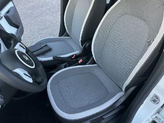 Renault Twingo 1.0 SCe 71pk Collection - 13dkm nap - 1e eig - airco - cruise - elektr pakket - led - aux - usb picture 15