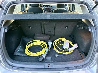 Volkswagen e-Golf 136pk dsg aut Highline - nap - facelift - navi - acc - front assist - cruise - pdc v+a - rijdbaar picture 11