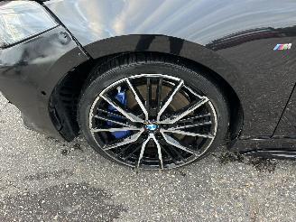 BMW 1-serie M135i xDrive 306pk aut + f1 High Exe M-Sport Performance - pano - hud - harman/kardon - keyless - kuipstoelen picture 92