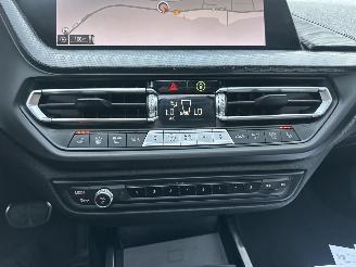 BMW 1-serie M135i xDrive 306pk aut + f1 High Exe M-Sport Performance - pano - hud - harman/kardon - keyless - kuipstoelen picture 36
