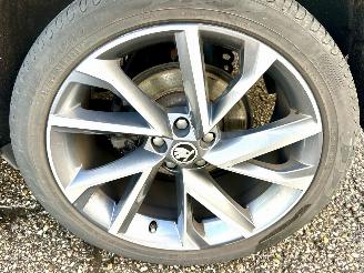 Skoda Kodiaq 1.5 TSI 150pk aut + f1 Sportline Bus - nap - camera - keyless - stuurverw - front + line + side assist picture 82