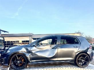 skadebil auto Volkswagen Golf GTE 1.4 TSI PHEV 225pk aut + f1 - pano - 90dkm - navi - carplay - stoelverw - keyless entry + start 2017/10
