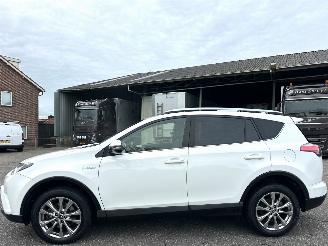 uszkodzony samochody osobowe Toyota Rav-4 2.5 Hybrid 188pk aut Executive - 62dkm - leer - navi - cam - keyless - stoelverw - front + line assist 2017/3