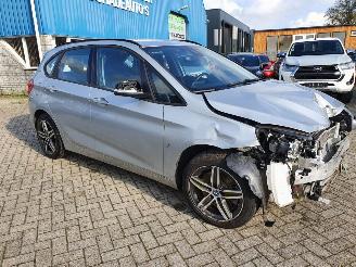 uszkodzony samochody osobowe BMW 2-serie ACTIVE TOURDER 1.5 225XE E DRIVE AUT plug in hybride 4x4 2017/2
