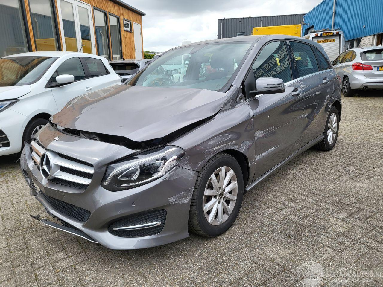 Mercedes B-klasse B 180  1.6 benzine 123 pk autom 56000 km 1e eigenaar