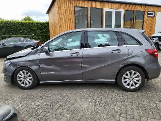 Mercedes B-klasse B 180  1.6 benzine 123 pk autom 56000 km 1e eigenaar picture 12