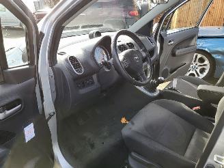 Opel Agila INCL ONDERDELEN 1.0 benz 48 kw af fabriek LPG ,AIRCO, NAP picture 5