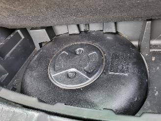 Opel Agila INCL ONDERDELEN 1.0 benz 48 kw af fabriek LPG ,AIRCO, NAP picture 10