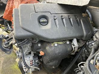 Autoverwertung Peugeot 107 1.4 hdi MOTOR COMPLEET 2010/1