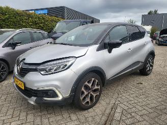 škoda osobní automobily Renault Captur AUTOMAAT 1.2 TCe Bose 80 d km  RIJDBAAR 2018/5
