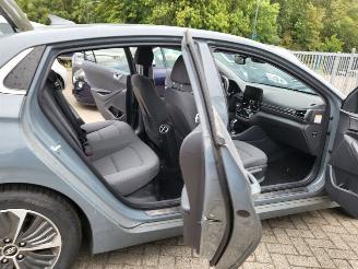 Hyundai Ioniq Hyundai IONIQ 1.6 GDi PHEV PLUG IN HYBRIDE Comfort picture 4