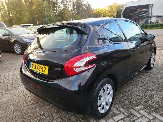 Peugeot 208 1.0 VTi Access COOL  2E eigenaar motor loopt op 2 cil ,rijdt nog wel (ZIE 3E FOTO) picture 16