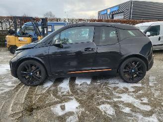 BMW i3 i3 S 120Ah 42 kWh RoadStyle Edition 1 van 1000 nwprijs € 50000.- picture 5