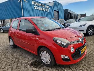 Schadeauto Renault Twingo Twingo 1.2 16V Authentique RIJDBAAR zie 3e foto 2012/2