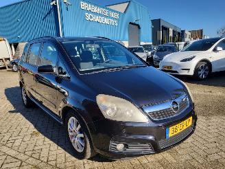 krockskadad bil auto Opel Zafira ZAFIRA 7 zitplaatsen 1.6  105 pk 2008/1