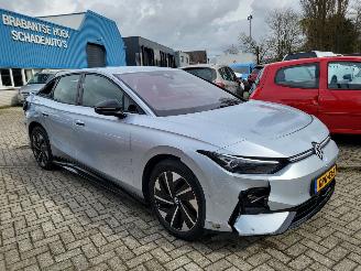 krockskadad bil auto Volkswagen ID.7 Pro S Business 86 kWh accu, 210 kW / 286 pk trek haak range 700 km 2024/10