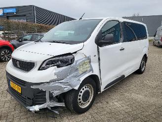 Peugeot Expert e-Expert 50 kWh 9 persoons picture 2