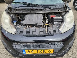 Peugeot 107 Peugeot 107 1.0 Active goed rijden en goede airco picture 17