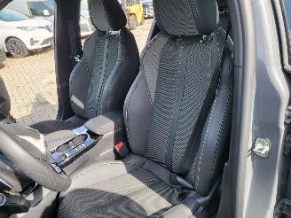 Peugeot 2008 2008 1.2 Hybrid autom 136 GT  € 40 000 NW picture 9