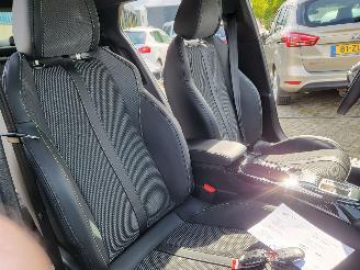 Peugeot 2008 2008 1.2 Hybrid autom 136 GT  € 40 000 NW picture 15