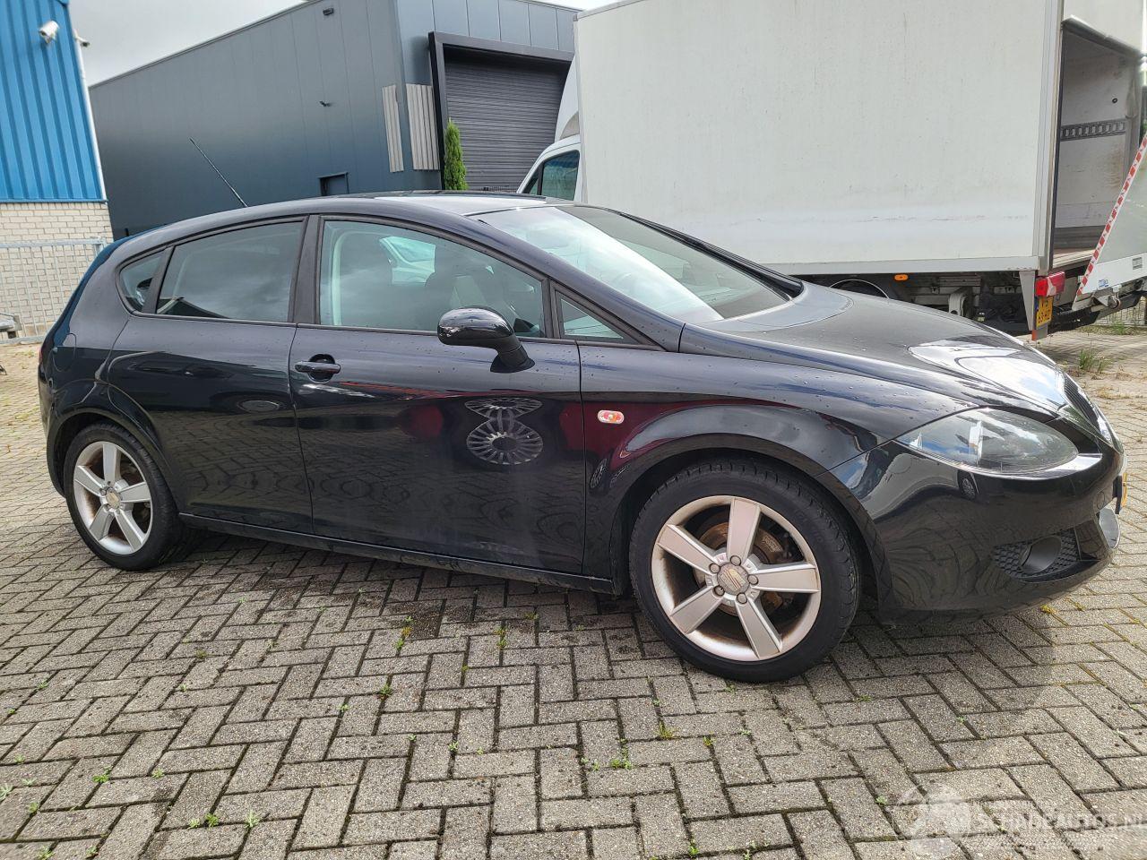 Seat Leon 1.6 Stylance Hatchback 102 pk  nwe apk 1e eigenaar  N.A.P