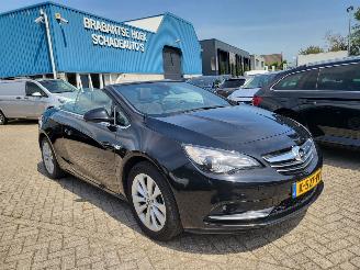 Auto incidentate Opel Cascada CABRIO AUTOM  1.6 Turbo Innovation   rijdbaar 2018/6