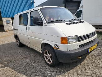Damaged car Volkswagen Transporter T4 Volkswagen Transporter 1.9 TD 292 T800 DC 2001/8