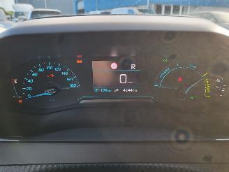Peugeot e-2008 EV GT Active 54 kWh Range 406 km rijdbaar nwpr €43000 NEW MODEL picture 17