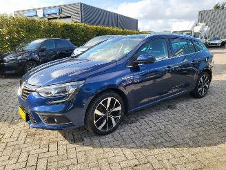 Renault Mégane Estate 1.3 TCe Bose  rijdbare motorschade picture 2
