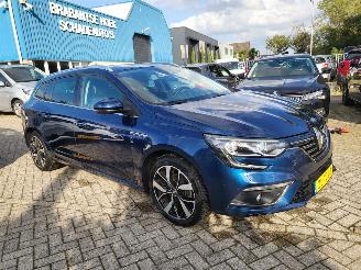 Voiture accidenté Renault Mégane Estate 1.3 TCe Bose  rijdbare motorschade 2019/6
