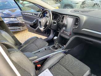 Renault Mégane Estate 1.3 TCe Bose  rijdbare motorschade picture 20