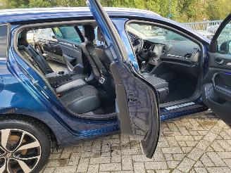 Renault Mégane Estate 1.3 TCe Bose  rijdbare motorschade picture 19