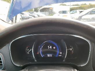 Renault Mégane Estate 1.3 TCe Bose  rijdbare motorschade picture 3