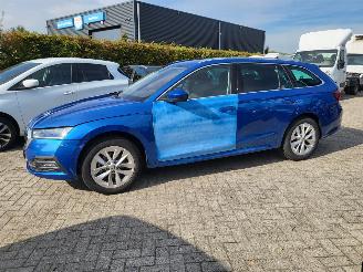 Skoda Octavia Combi 1.5 E hybride -TSI Business Edition Plus autom rijdbaar € 46000.-- nieuw picture 21