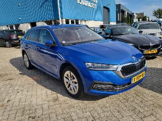 Schadeauto Skoda Octavia Combi 1.5 E hybride -TSI Business Edition Plus autom rijdbaar € 46000.-- nieuw 2024/3