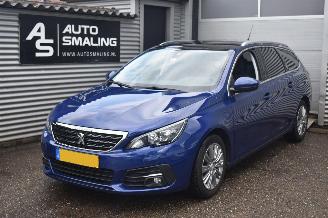 uszkodzony samochody osobowe Peugeot 308 1.5 Blue Lease Premium Bluehdi 130Pk *Navi/Clima/Panorama 2019/2