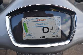 Vespa  Ellectrica 5Pk picture 14