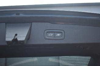 Volvo V-60 2.0 B3 Momentum Business 163Pk *Navi/Clima/Leder/Stoelverwarming picture 12