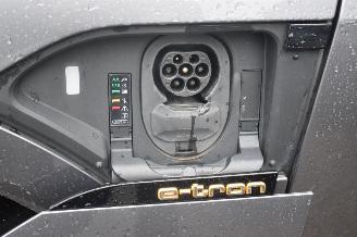 Audi E-tron 50 Quattro 71Kwh busines Edition 313Pk *Navi/Clima/Panorama/Stoelverwarming/Camera picture 21