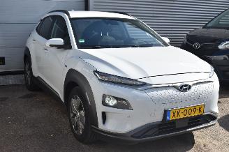 Hyundai Kona 64kwh premium 204Pk *Navi/Clima/Camera/Leder/stoelverwarming picture 2