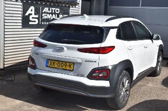 Hyundai Kona 64kwh premium 204Pk *Navi/Clima/Camera/Leder/stoelverwarming picture 4