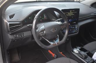 Hyundai Ioniq 38Kwh Comfort Ev 136Pk *Navi/Clima/Camera/stoelverwarming picture 8