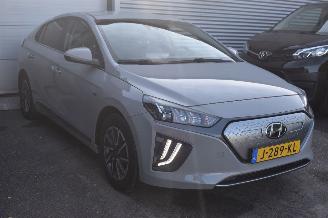 Hyundai Ioniq 38Kwh Comfort Ev 136Pk *Navi/Clima/Camera/stoelverwarming picture 2