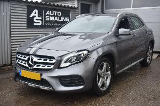 Damaged car Mercedes GLA Klasse 180 122Pk *Navi/Clima/Camera 2018/1